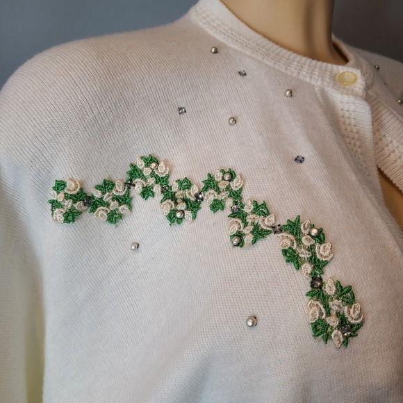 Vintage Cottage Cardigan Sweater Embroidered 50s Dainty Parisian Cream Fairy - Picture 3 of 9